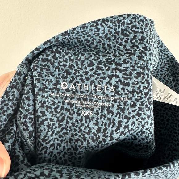Athleta Blue Black Cheetah Salutation Stash Pocket II Textured Tights Size XXS - Picture 5 of 7